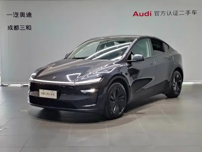 Tesla Model Y, 2025