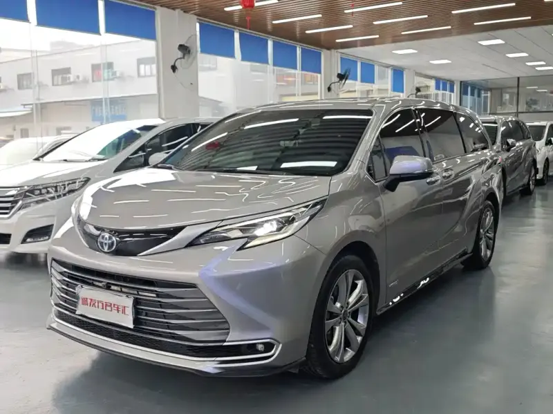 Toyota Sienna, 2023