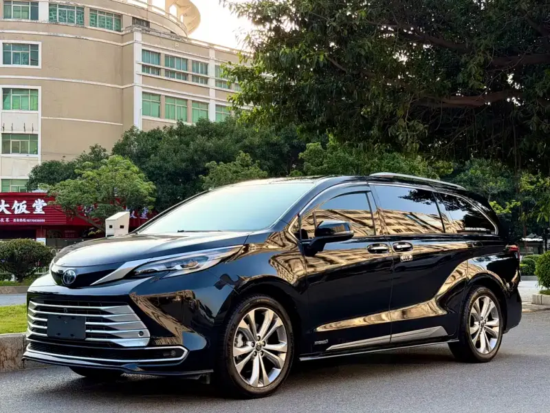 Toyota Sienna, 2024