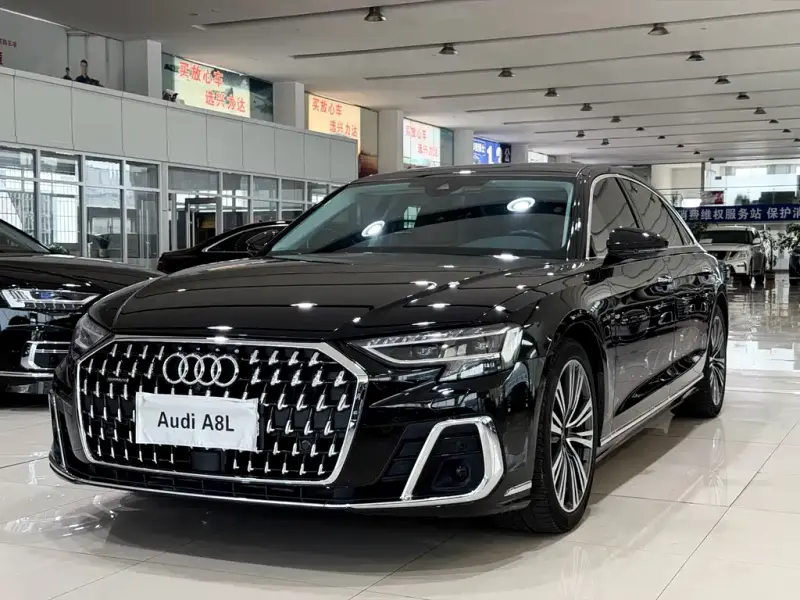 Audi A8, 2022