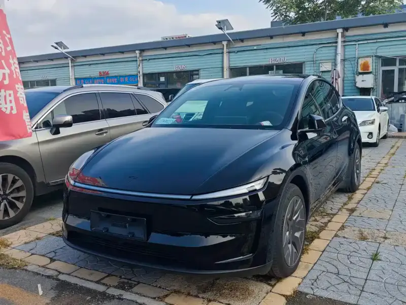 Tesla Model Y L, 2026