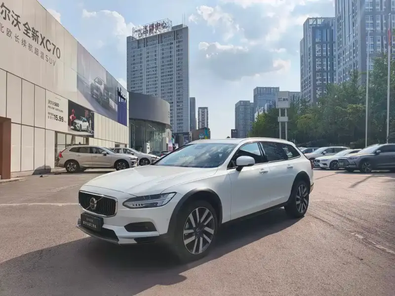 Volvo V90, 2025