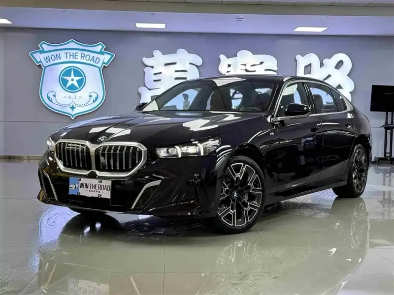 BMW 5 Series, 2025