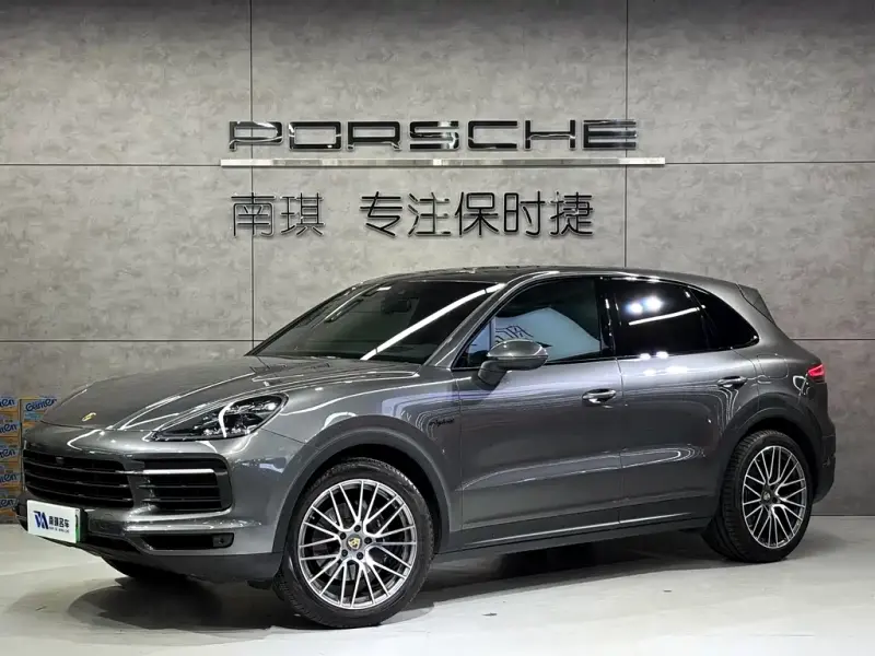 Porsche Cayenne Hybrid, 2021