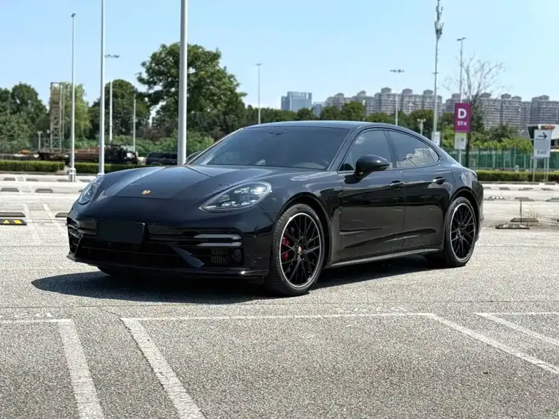 Porsche Panamera, 2022