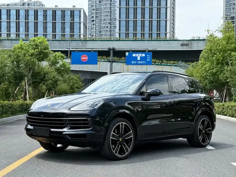 Porsche Cayenne, 2023
