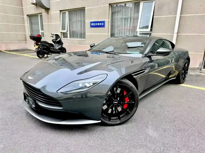 Aston Martin DB11, 2020