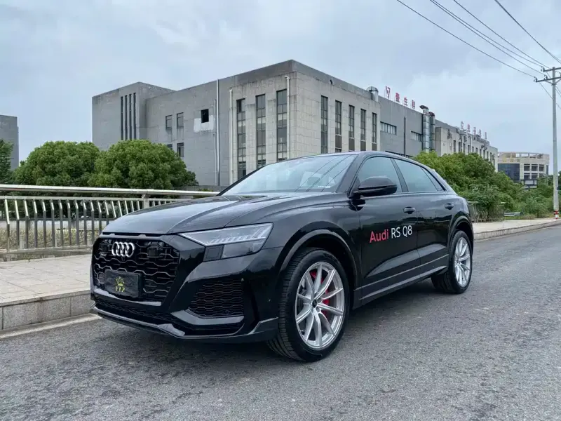 Audi RS Q8, 2025