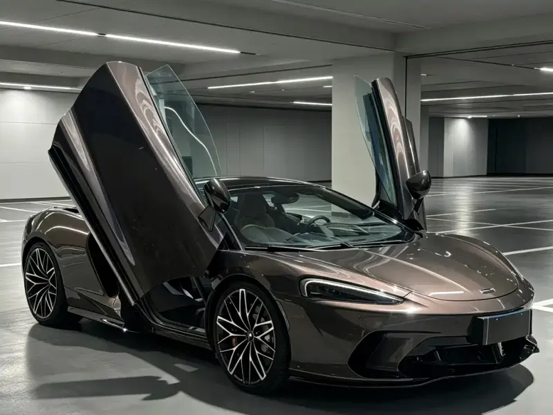McLaren GT, 2023
