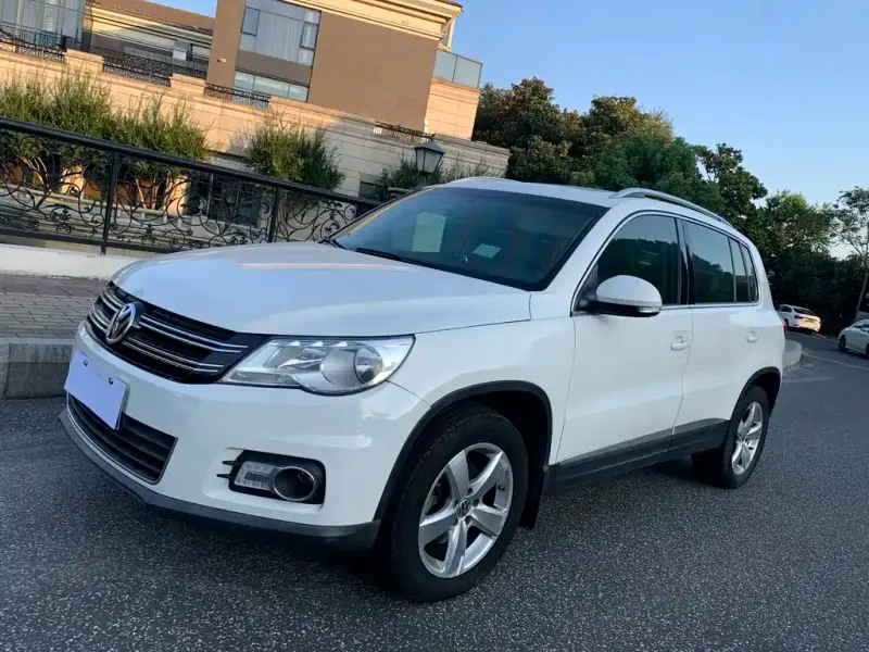 Volkswagen Tiguan, 2011