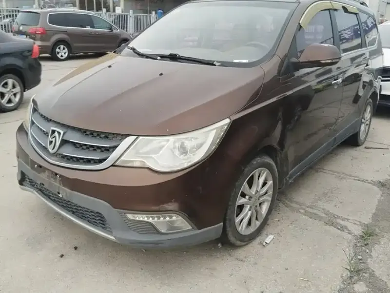 Baojun 730, 2015