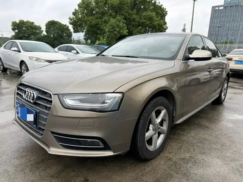 Audi A4L, 2012