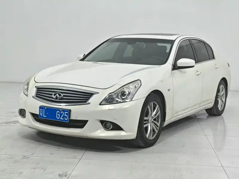 Infiniti G, 2010