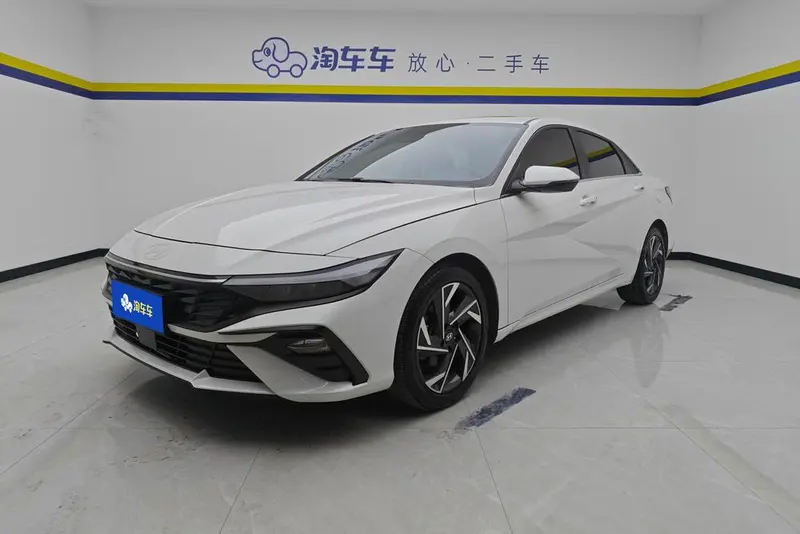 Hyundai Elantra, 2023