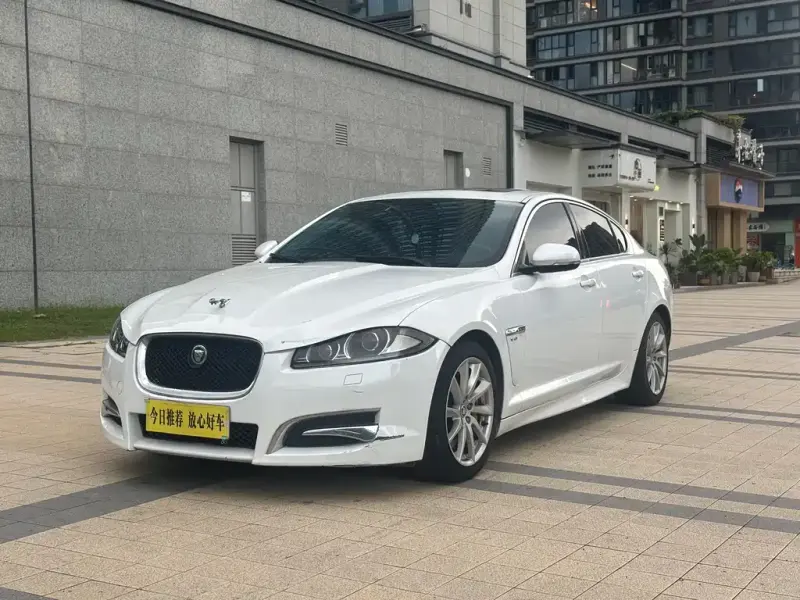 Jaguar XF, 2013