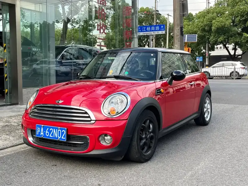 MINI Mini, 2012