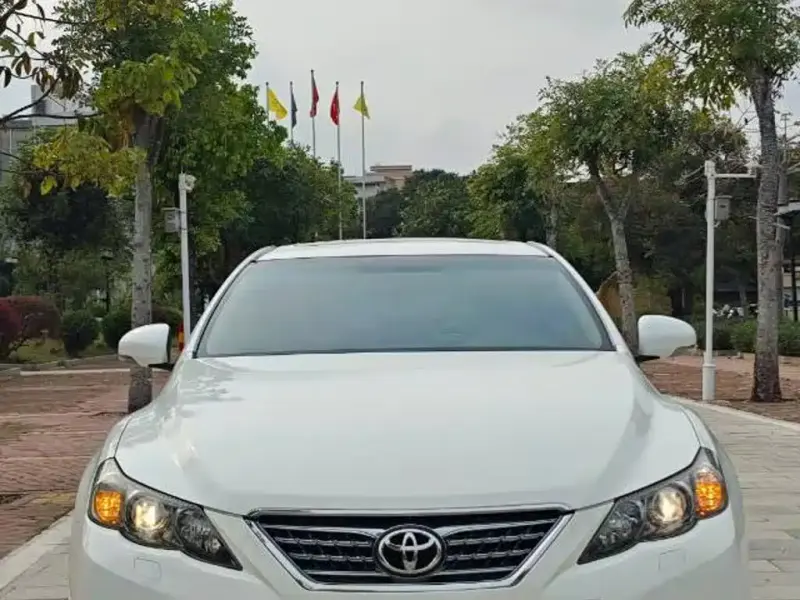 Toyota Reiz, 2013