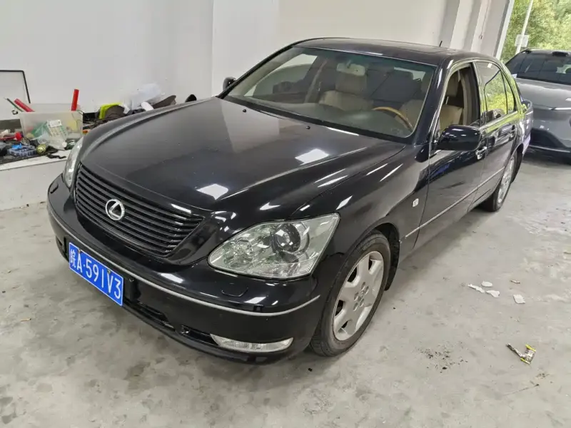 Lexus LS, 2004