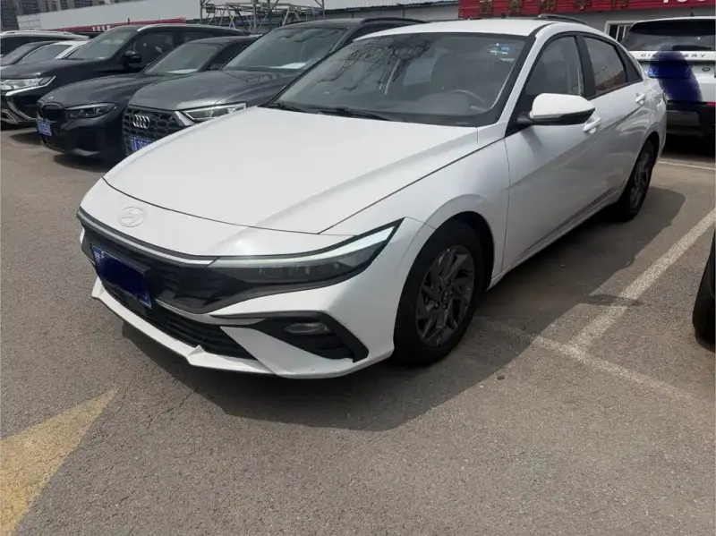 Hyundai Elantra, 2024