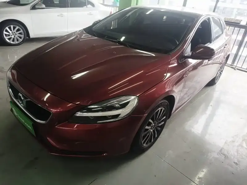 Volvo V40, 2017