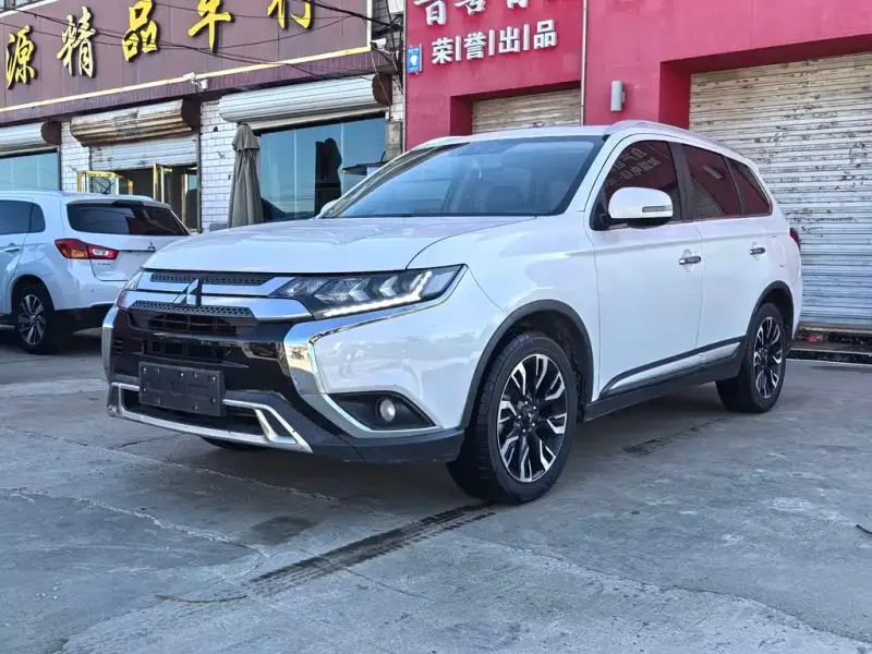 Mitsubishi Outlander, 2021