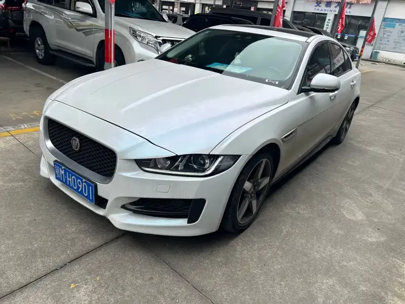 Jaguar XE, 2017