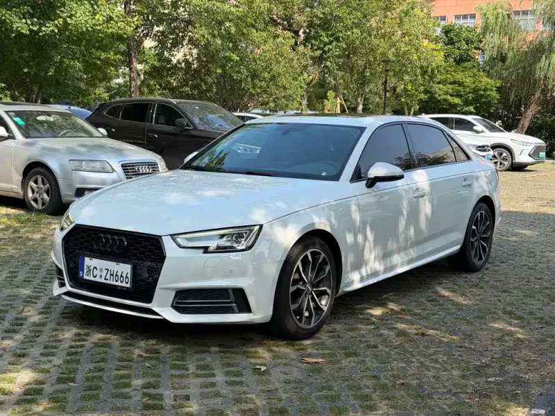 Audi A4L, 2018