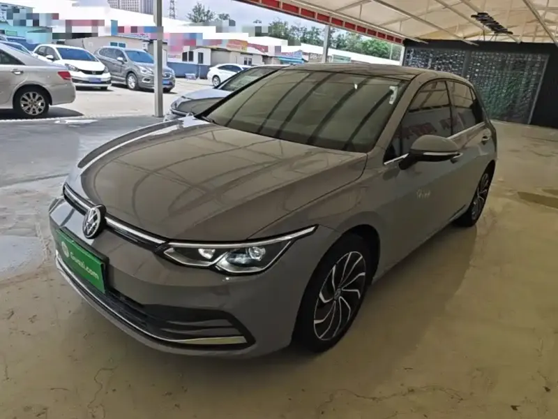 Volkswagen Golf, 2022