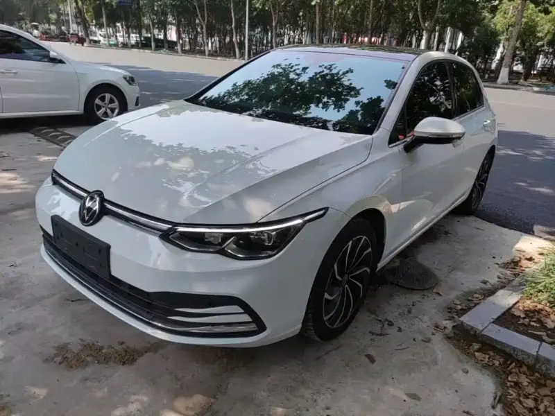 Volkswagen Golf, 2023