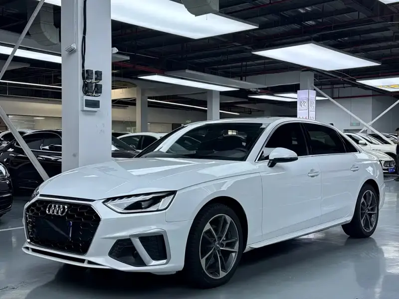 Audi A4L, 2022