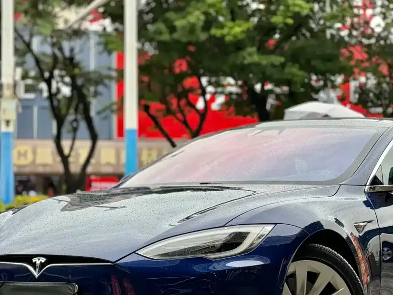 Tesla Model S, 2017