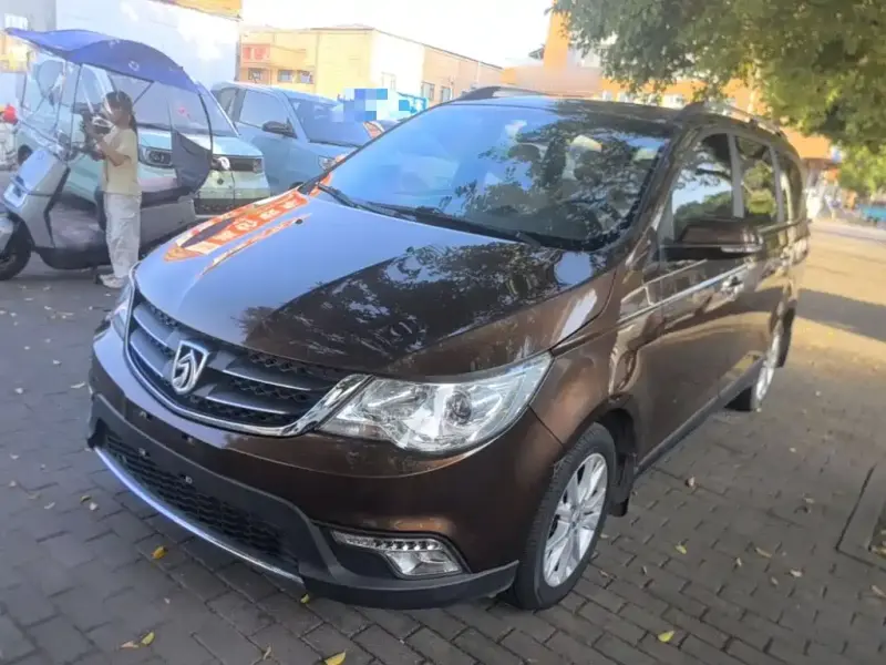 Baojun 730, 2015