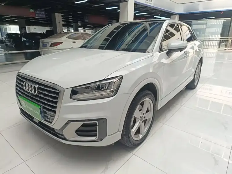Audi Q2L, 2021