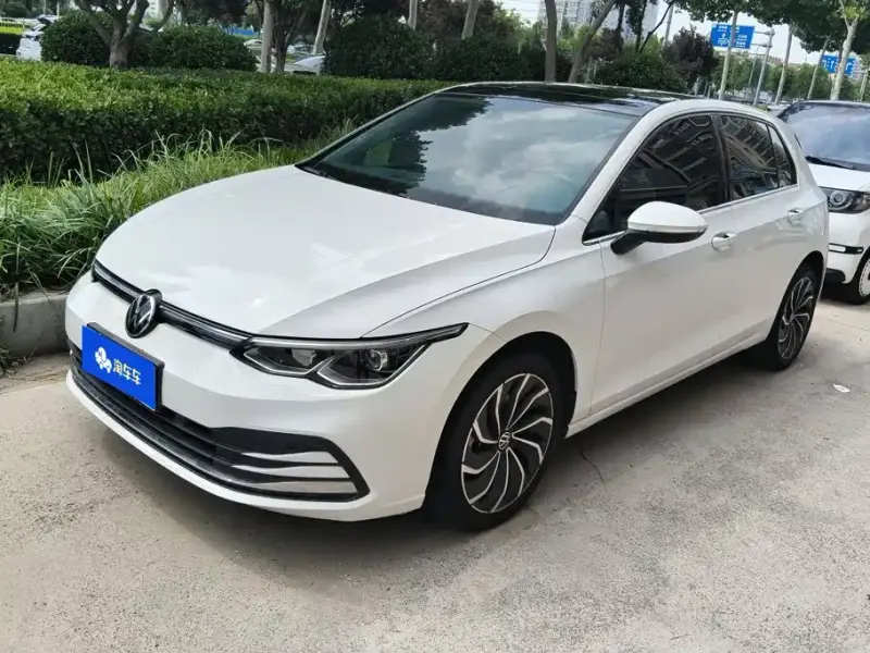 Volkswagen Golf, 2022