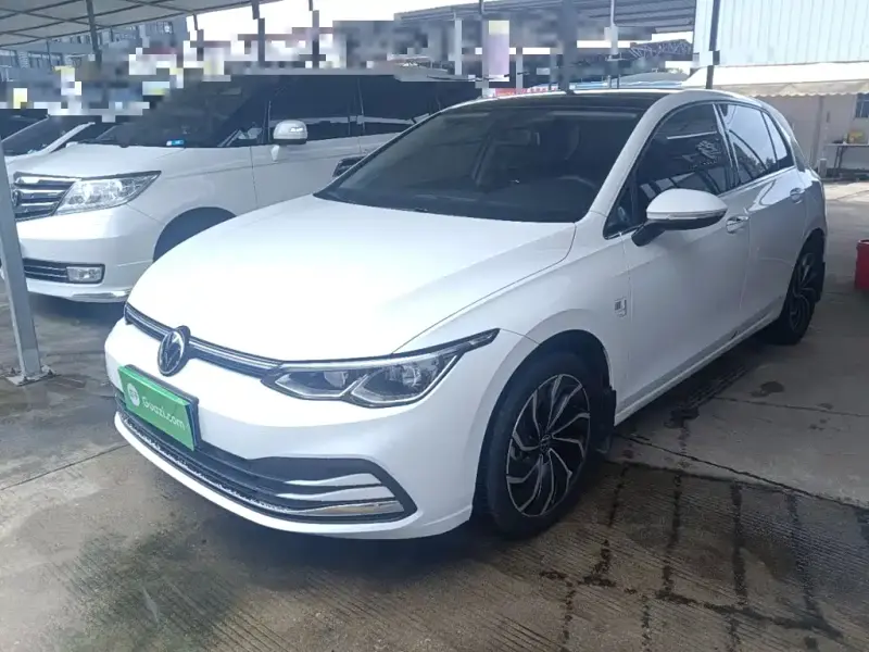 Volkswagen Golf, 2023