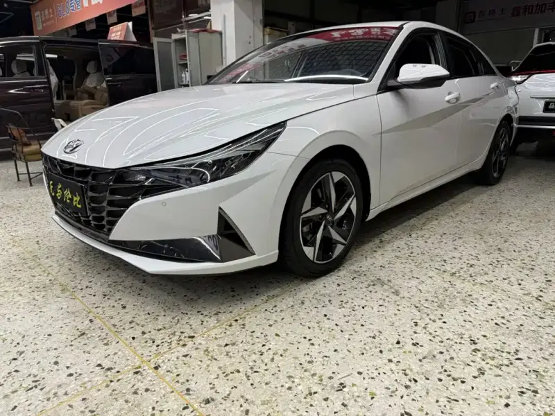 Hyundai Elantra, 2023