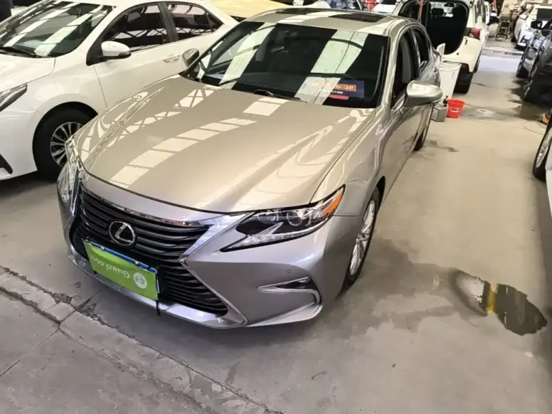 Lexus ES, 2017