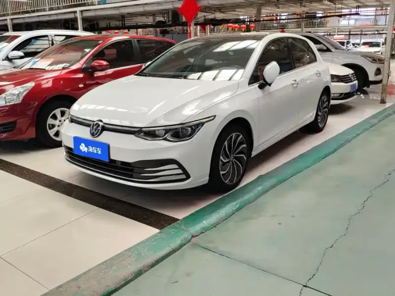 Volkswagen Golf, 2023