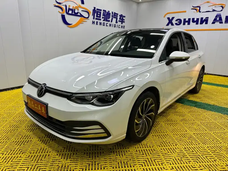 Volkswagen Golf, 2022
