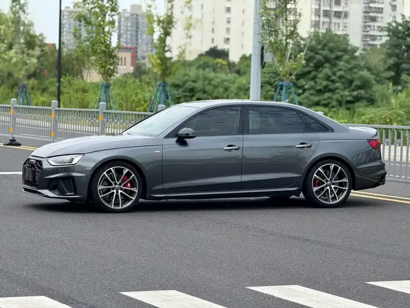 Audi A4L, 2020