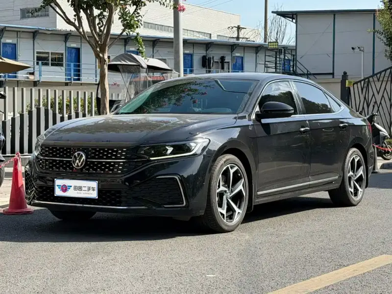 Volkswagen Passat, 2025