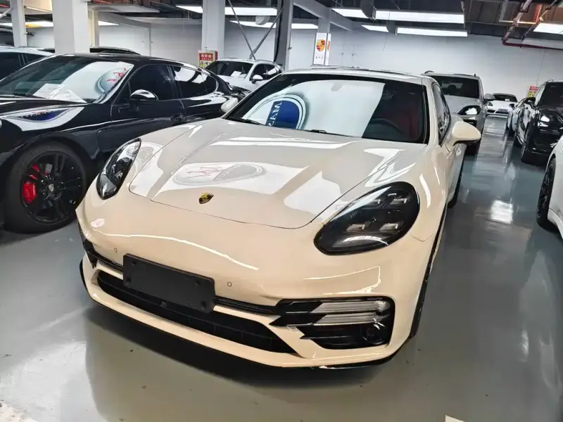 Porsche Panamera, 2015
