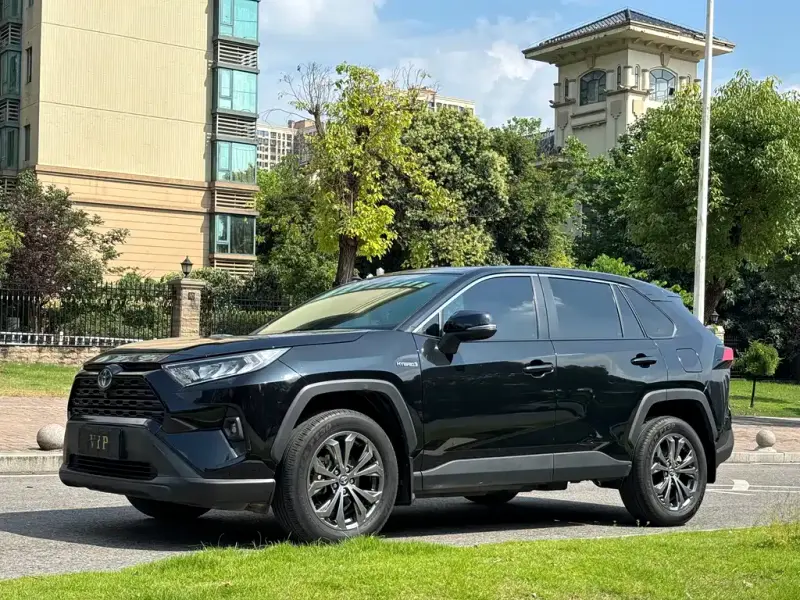 Toyota RAV4, 2023