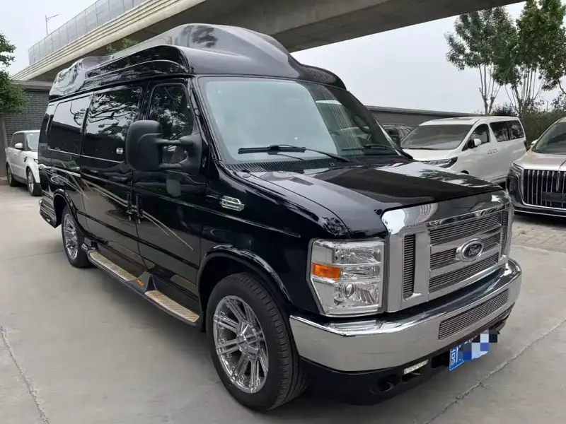 Ford E350, 2015