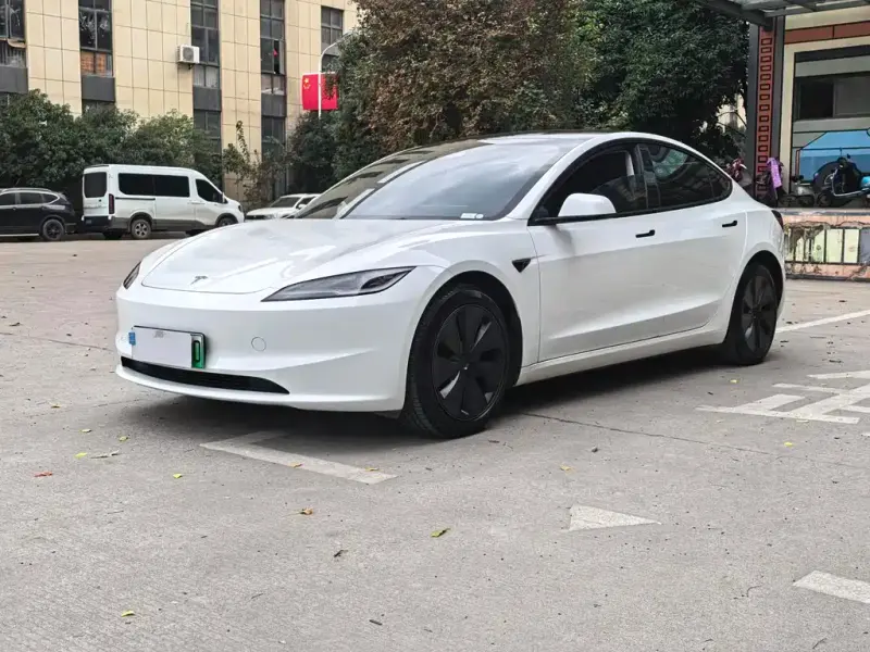 Tesla Model 3, 2023