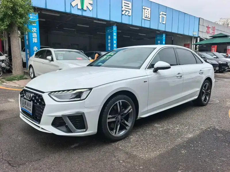 Audi A4L, 2020