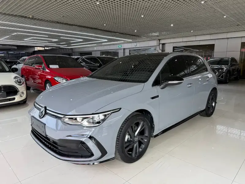 Volkswagen Golf, 2023