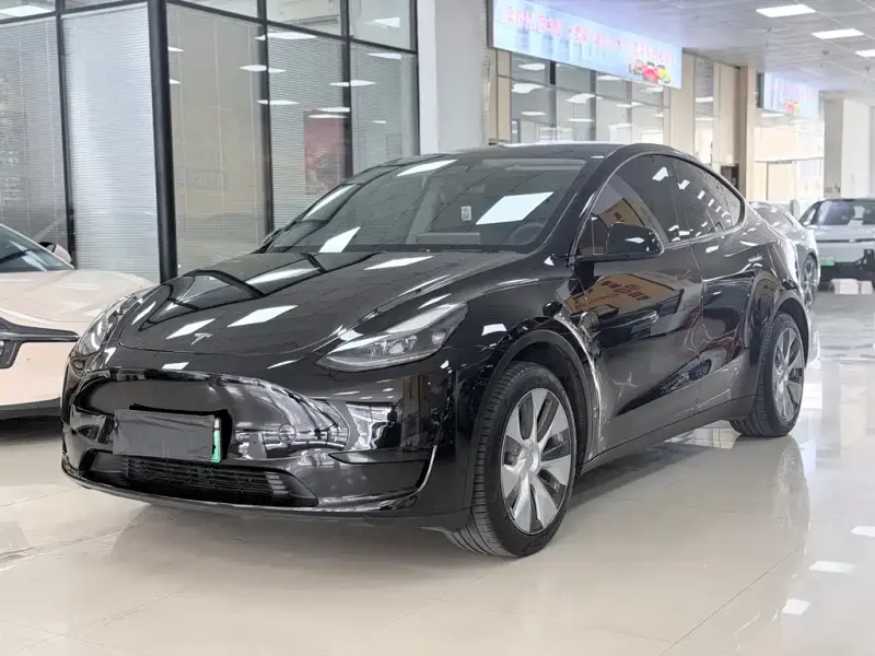 Tesla Model Y, 2022