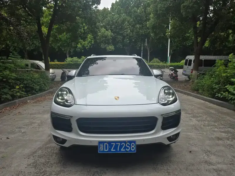 Porsche Cayenne, 2015