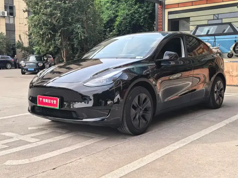 Tesla Model Y, 2023